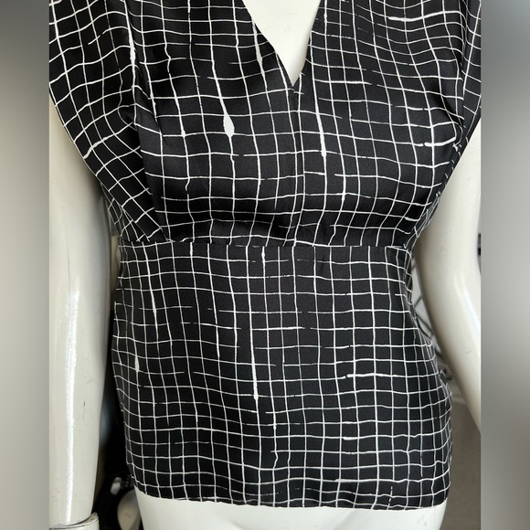 $295 THEORY “KIMONO PLEAT TOP”- NEW - Picture 6 of 12